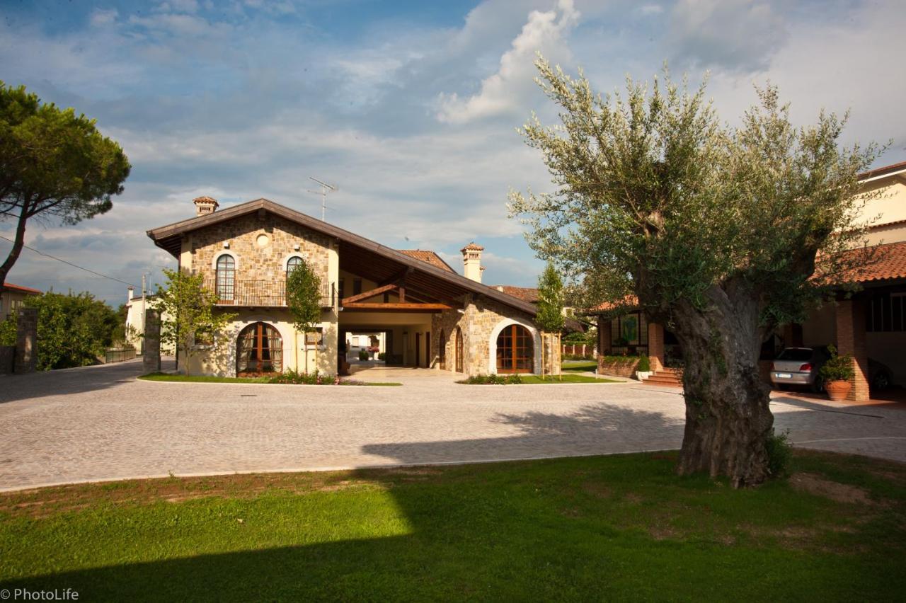 Wine Resort Luisa Mariano del Friuli Exterior photo