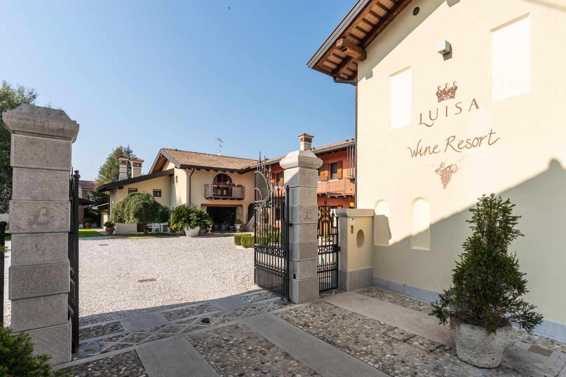 Wine Resort Luisa Mariano del Friuli Exterior photo